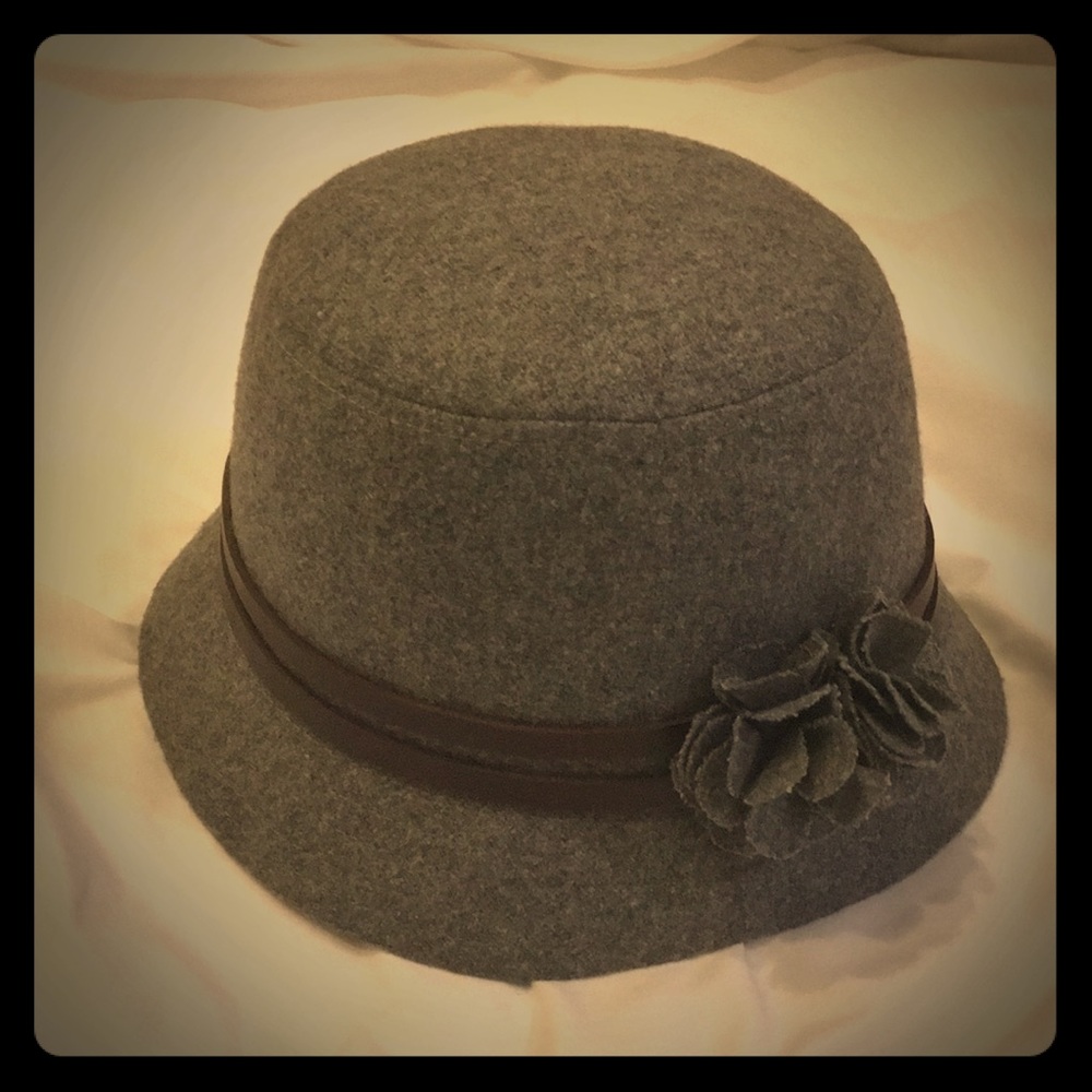 Adorable hat!